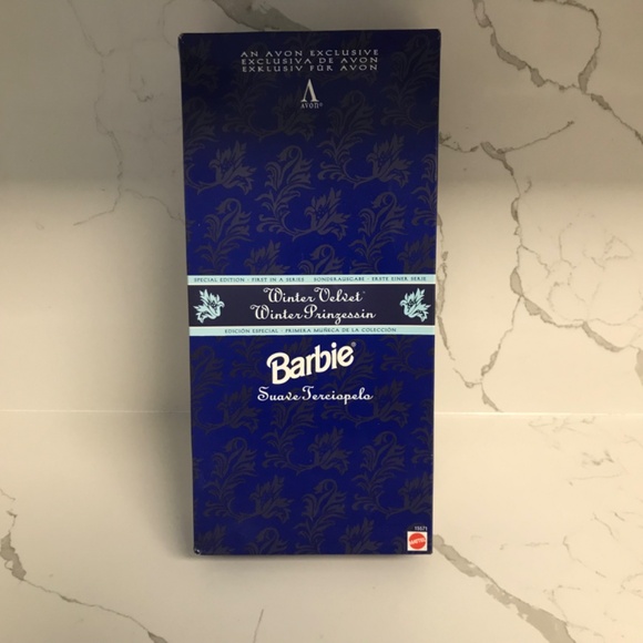 Vintage Avon Exclusive Special Ed Winter Velvet Barbie 1st in Series 1995 NIB - Picture 2 of 7